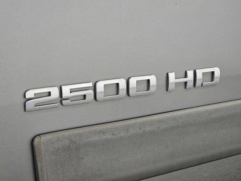 Used 2008 Chevrolet Silverado 2500 LT w/ 1LT Convenience Package AWD/4WD image 30