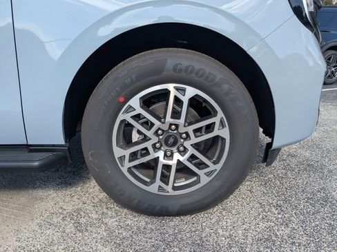 New 2025 Ford Expedition Active image 11