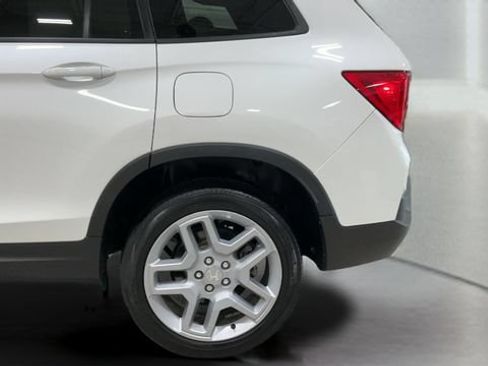 Used 2024 Honda Passport EX-L image 27