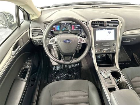 Used 2019 Ford Fusion SE image 11