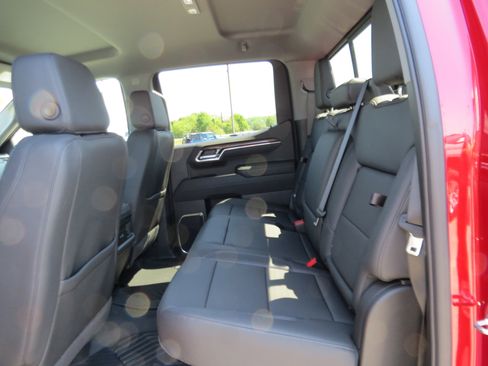 Used 2026 Chevrolet Silverado 1500 LT Trail Boss w/ Convenience Package II image 17