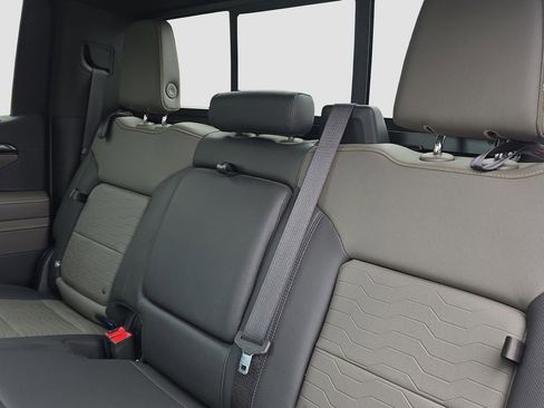 Used 2023 Chevrolet Silverado 1500 ZR2 w/ Technology Package image 12