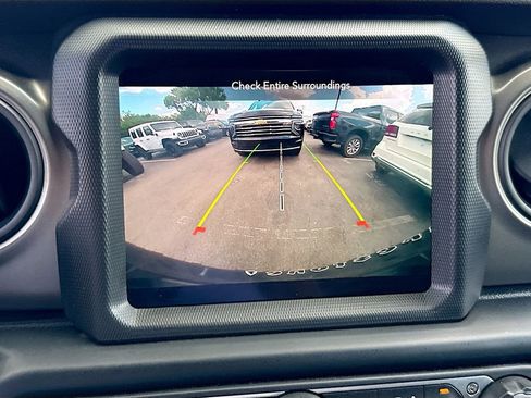 Used 2023 Jeep Wrangler Unlimited w/ Sun & Screen Package AWD/4WD image 15
