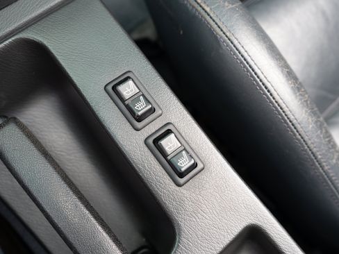 Used 1990 BMW 325i Convertible RWD image 18