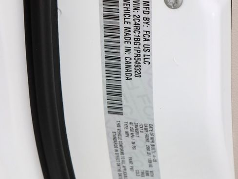 Used 2023 Chrysler Pacifica Touring-L FWD image 33