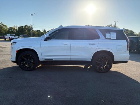 Used 2024 Cadillac Escalade Premium Luxury AWD/4WD image 4