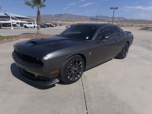 Used 2022 Dodge Challenger R/T Scat Pack image 1