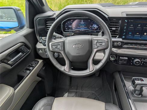 Used 2025 Chevrolet Silverado 1500 ZR2 w/ Technology Package AWD/4WD image 19
