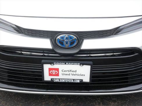 Certified 2025 Toyota Corolla LE FWD image 9