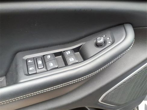 Used 2022 Jeep Grand Cherokee L Altitude image 13