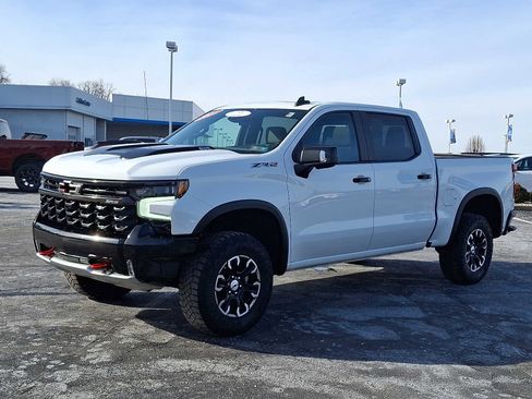 Used 2023 Chevrolet Silverado 1500 ZR2 image 3