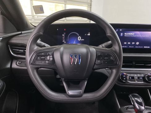 Used 2024 Buick Envista Preferred FWD image 19