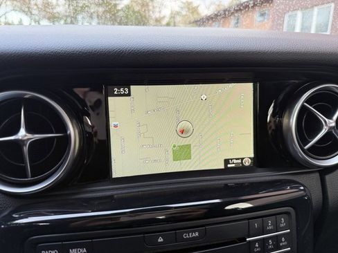 Used 2019 Mercedes-Benz SLC 300 image 18