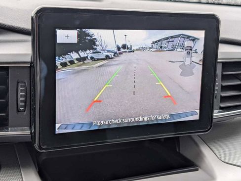 Used 2023 Ford Explorer XLT w/ Equipment Group 202A image 18