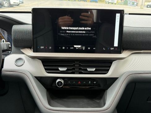 New 2025 Ford Explorer Active w/ Active Comfort Package image 8