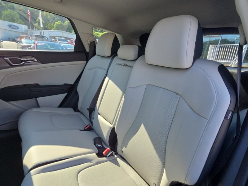 New 2026 Kia Sportage EX FWD image 21
