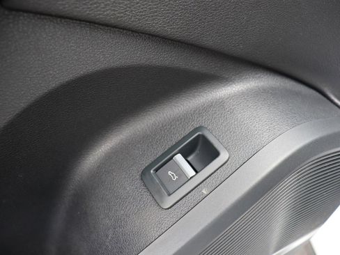 Used 2018 Audi Q5 2.0T Premium Plus w/ Premium Plus Package image 22