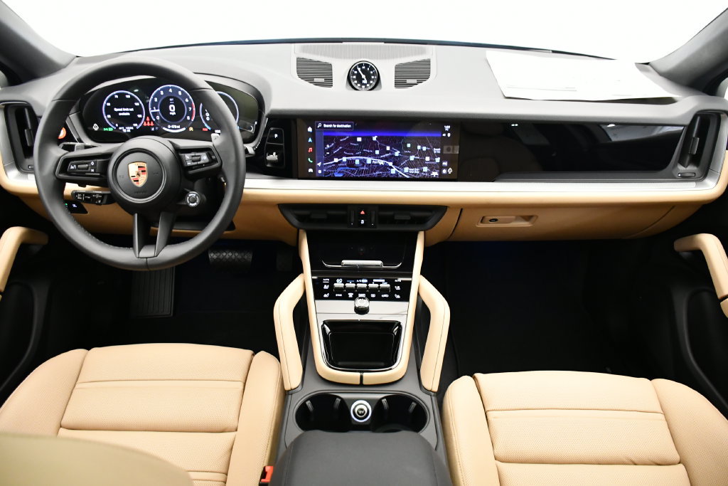Certified 2026 Porsche Cayenne Coupe AWD/4WD image 24