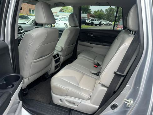 Used 2017 Honda Pilot Touring image 15