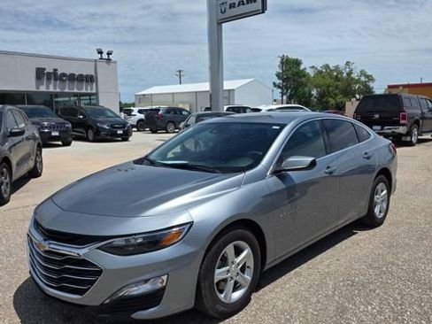 Used 2024 Chevrolet Malibu LT FWD image 1