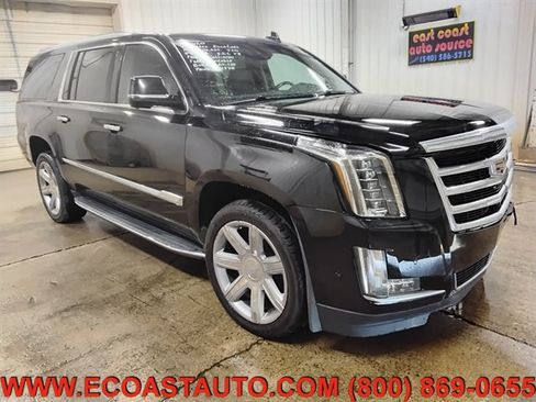 Used 2020 Cadillac Escalade ESV Luxury AWD/4WD image 4
