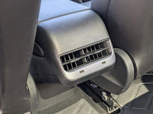 Used 2019 Tesla Model 3 Mid Range image 19