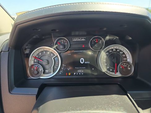 Used 2015 RAM 2500 Laramie w/ Black Appearance Group AWD/4WD image 18