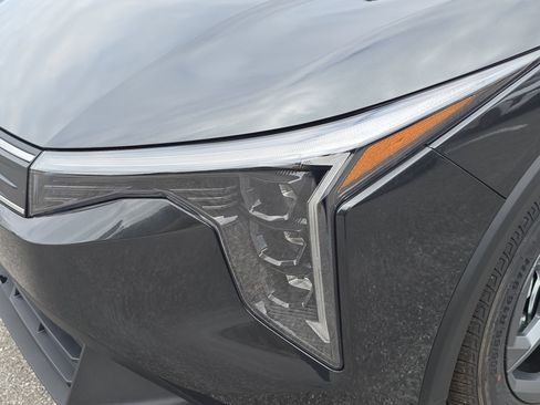 New 2025 Kia K4 LXS image 10