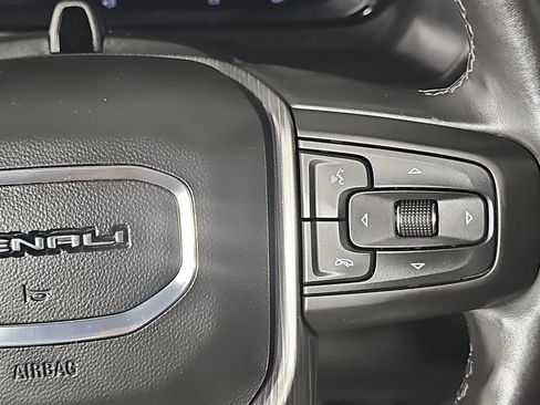 Used 2023 GMC Yukon XL Denali Ultimate AWD/4WD image 21