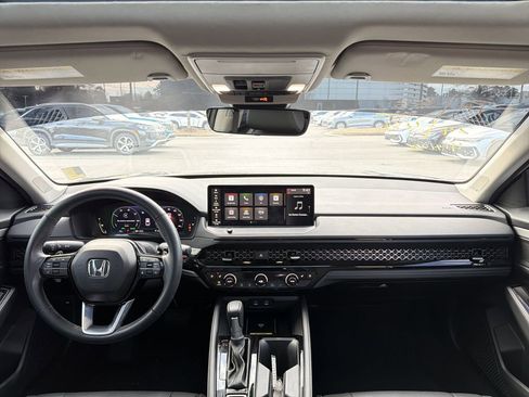 Used 2024 Honda Accord Touring image 18