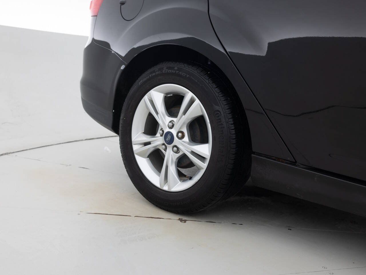 Used 2013 Ford Focus SE FWD image 19