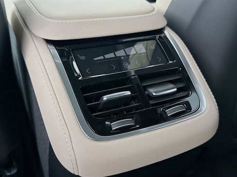 New 2026 Volvo XC90 B6 Plus w/ Protection Package Premier image 27