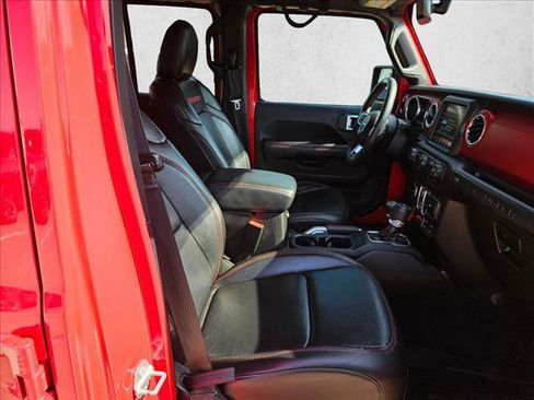 Used 2018 Jeep Wrangler Unlimited Rubicon w/ Dual Top Group AWD/4WD image 16