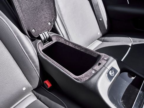 Used 2018 Rolls-Royce Dawn RWD image 40