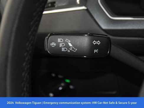 Used 2024 Volkswagen Tiguan SE R-Line image 11