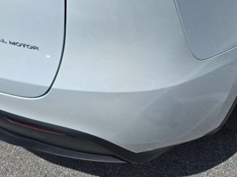 Used 2024 Tesla Model Y Long Range AWD/4WD image 11