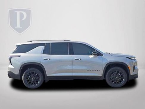 New 2026 Chevrolet Traverse LT w/ Midnight/Sport Edition FWD image 4
