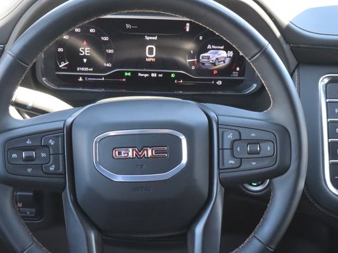 Used 2024 GMC Yukon AT4 AWD/4WD image 14