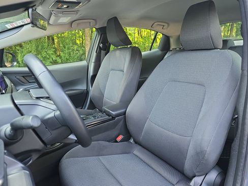 Used 2024 Toyota Prius LE FWD image 14