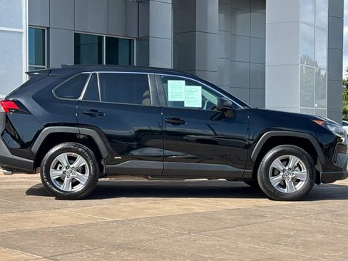 Certified 2022 Toyota RAV4 LE AWD/4WD image 3
