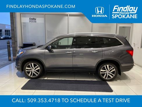 Used 2018 Honda Pilot Touring image 1