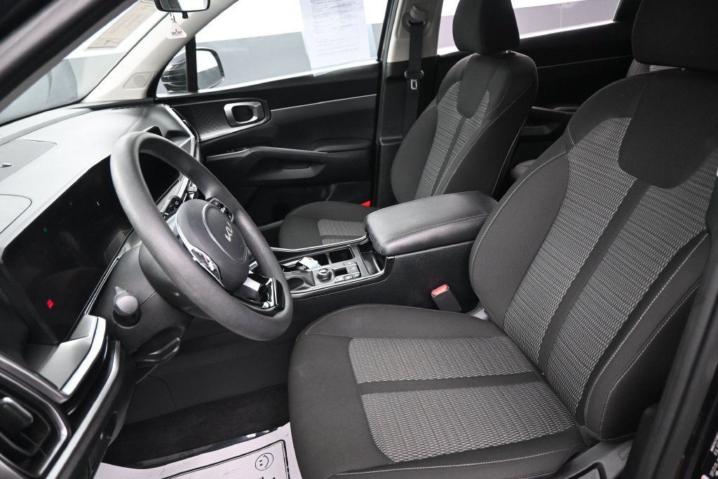 Used 2025 Kia Sorento LX FWD image 22