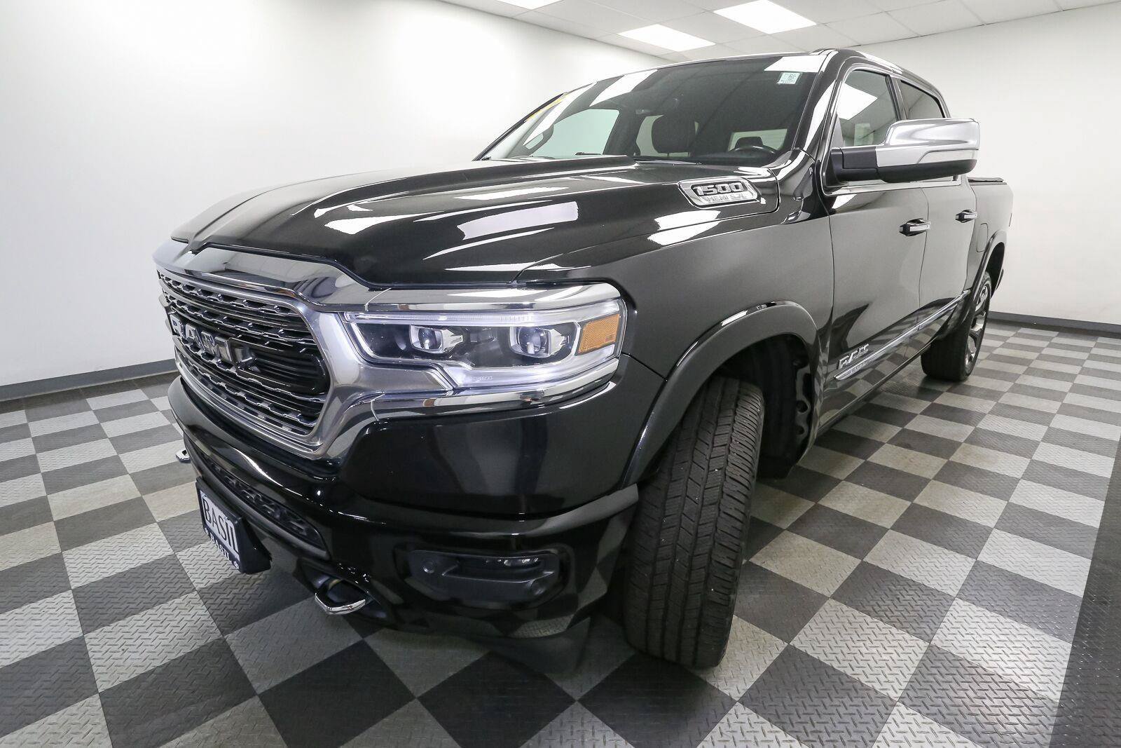 Used 2022 RAM 1500 Limited w/ Body-Colour Bumper Group AWD/4WD image 4