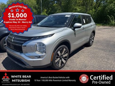 Used 2025 Mitsubishi Outlander SE AWD/4WD image 4