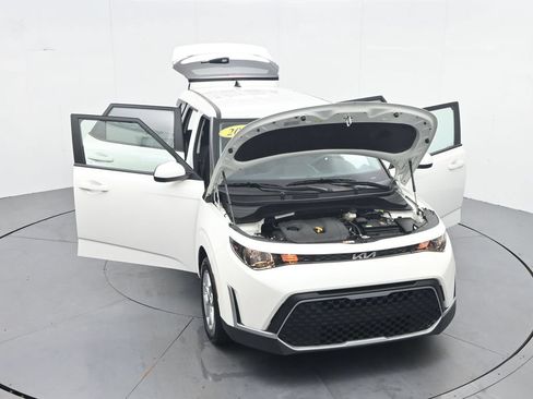 Used 2025 Kia Soul LX w/ LX Technology Package FWD image 39