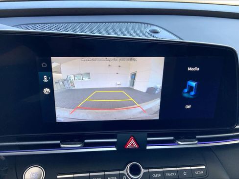 Used 2025 Hyundai Elantra SEL image 27