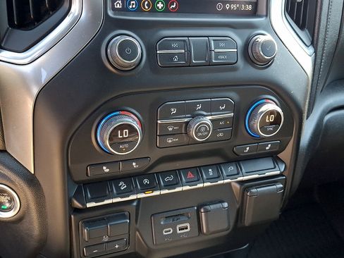 Used 2020 Chevrolet Silverado 1500 LT w/ All-Star Edition AWD/4WD image 16