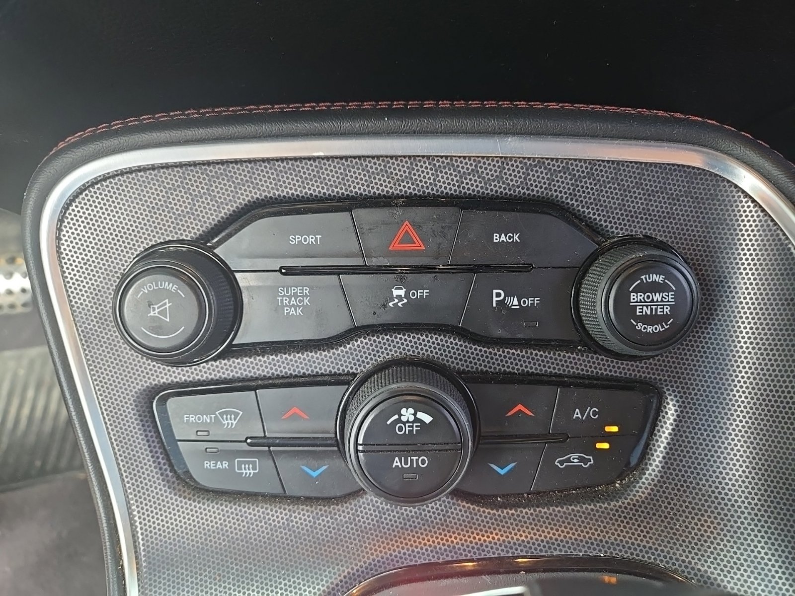 Used 2016 Dodge Challenger SXT Plus RWD image 13