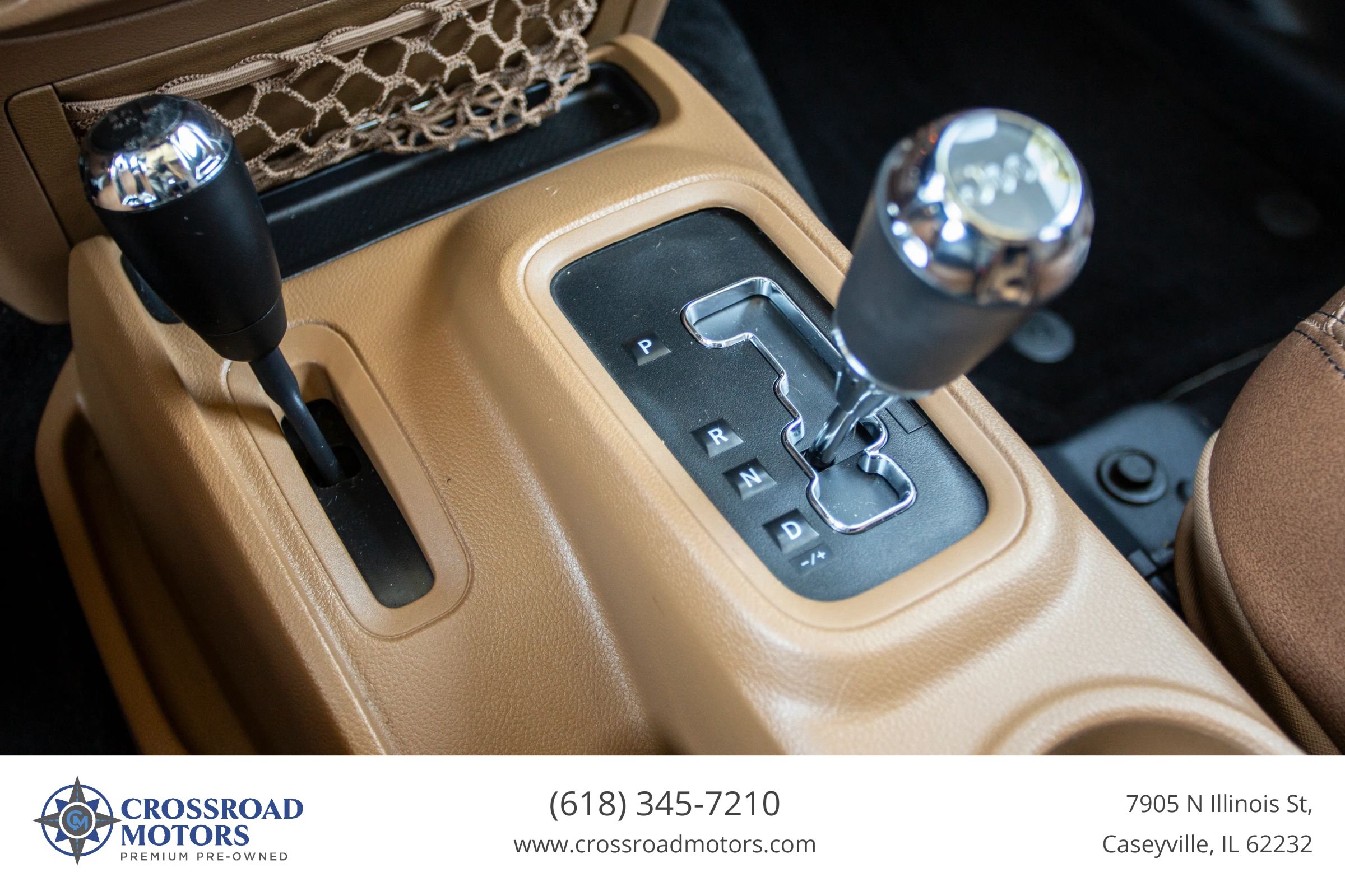 Used 2018 Jeep Wrangler Unlimited Sahara w/ Connectivity Group AWD/4WD image 37