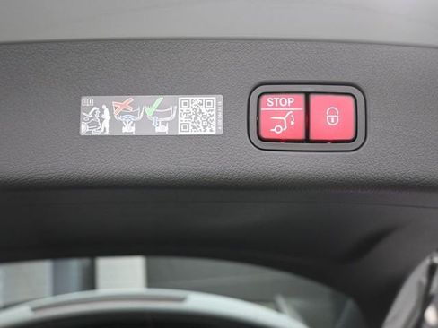 Used 2026 Mercedes-Benz GLC 300 GLC 300 image 30